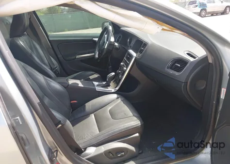 2013 Volvo S60 T5/T5 Platinum/T5 Premier/T5 Premier Plus z USA, uszkodzony, nr VIN YV1612FS0D2231027